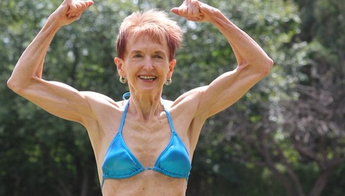 A australiana Janice Lorraine compete há 22 anos e combina treinos com dieta orgânica