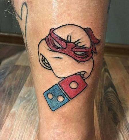 Domino's dá pizza vitalícia por tatuagem visível