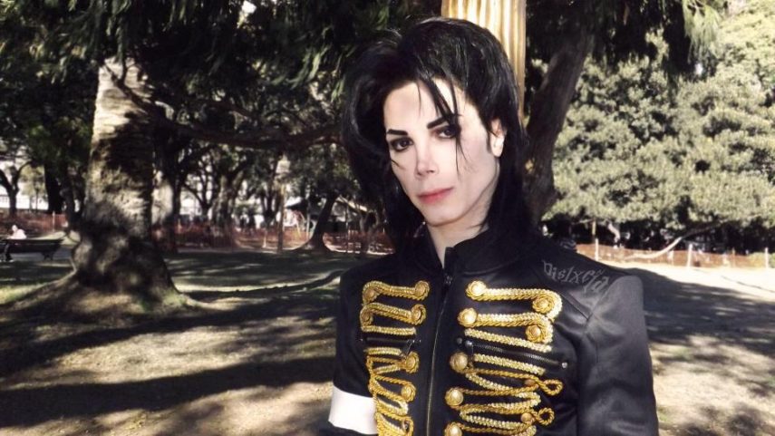 Argentino faz 11 plásticas para parecer Michael Jackson