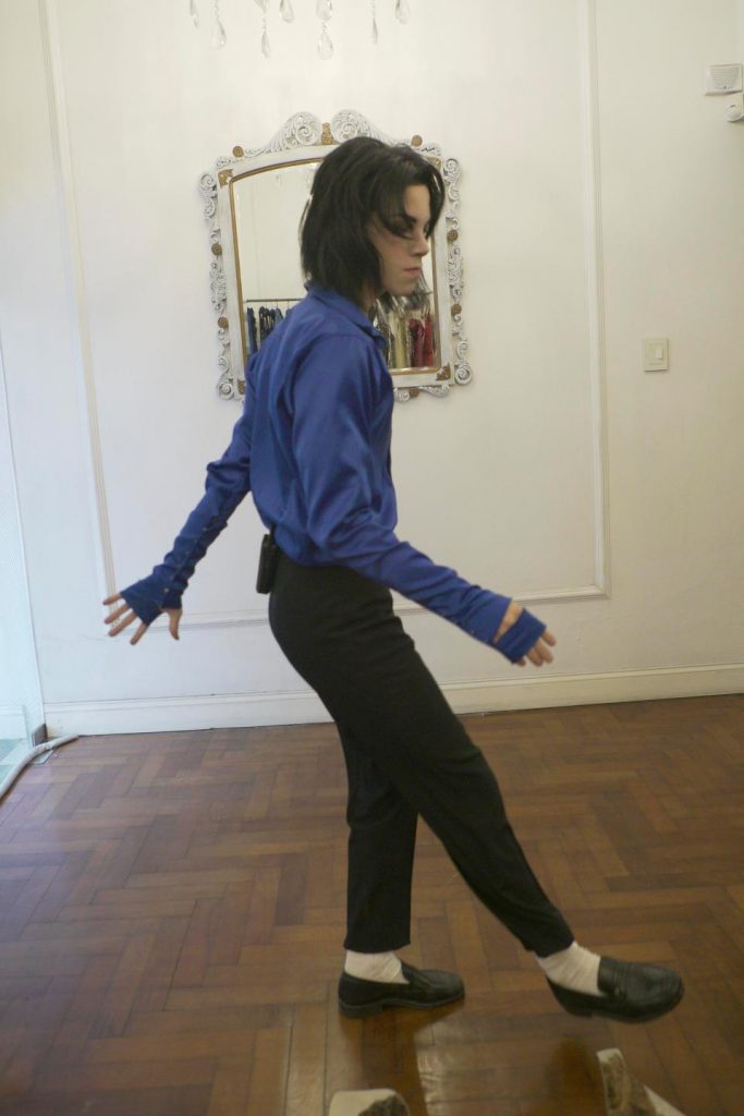 Argentino faz 11 plásticas para parecer Michael Jackson