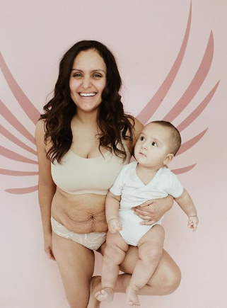 Mãe de cinco, americana discute beleza pós-maternidade nas redes