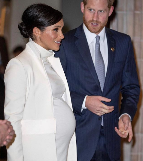 Veja estilo da duquesa de Sussex durante gravidez do primeiro filho