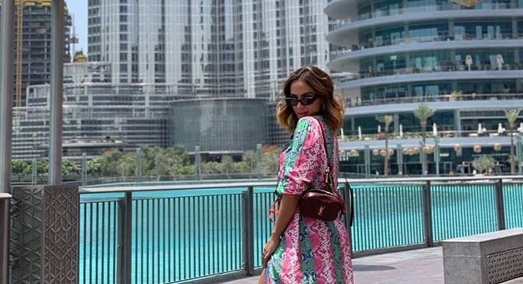 Poderosa! Antes de chegar à Indonésia, Anitta aproveitou a conexão dos voos para conhecer Dubai