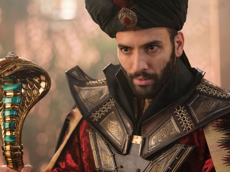 Marwan Kenzari é o vilão Jafar
