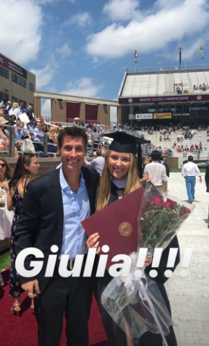 Giulia se formou nos Estados Unidos e o cantor foi o perfeito pai orgulhoso no Instagram