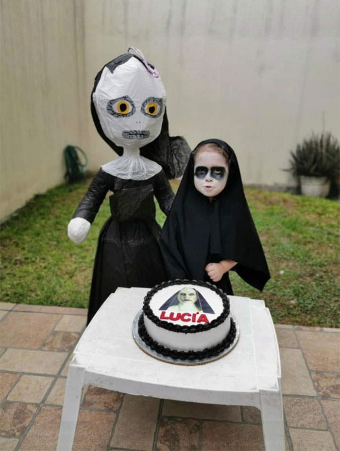 Lucia decidiu comemorar seu aniversário de 3 anos com tema de filme de terror