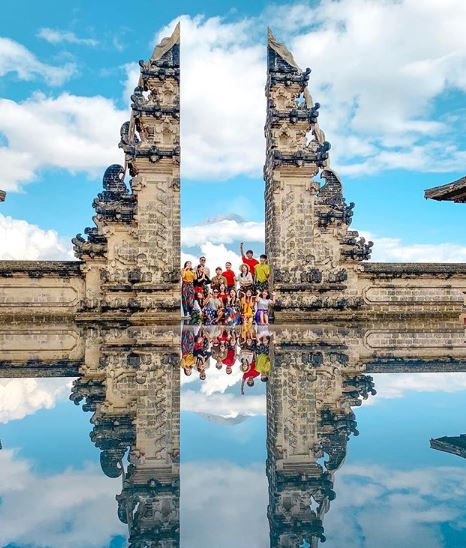 Turistas manipulam imagens do local para fotos nas redes sociais que enfurecem viajantes desavisados que encontram a realidade