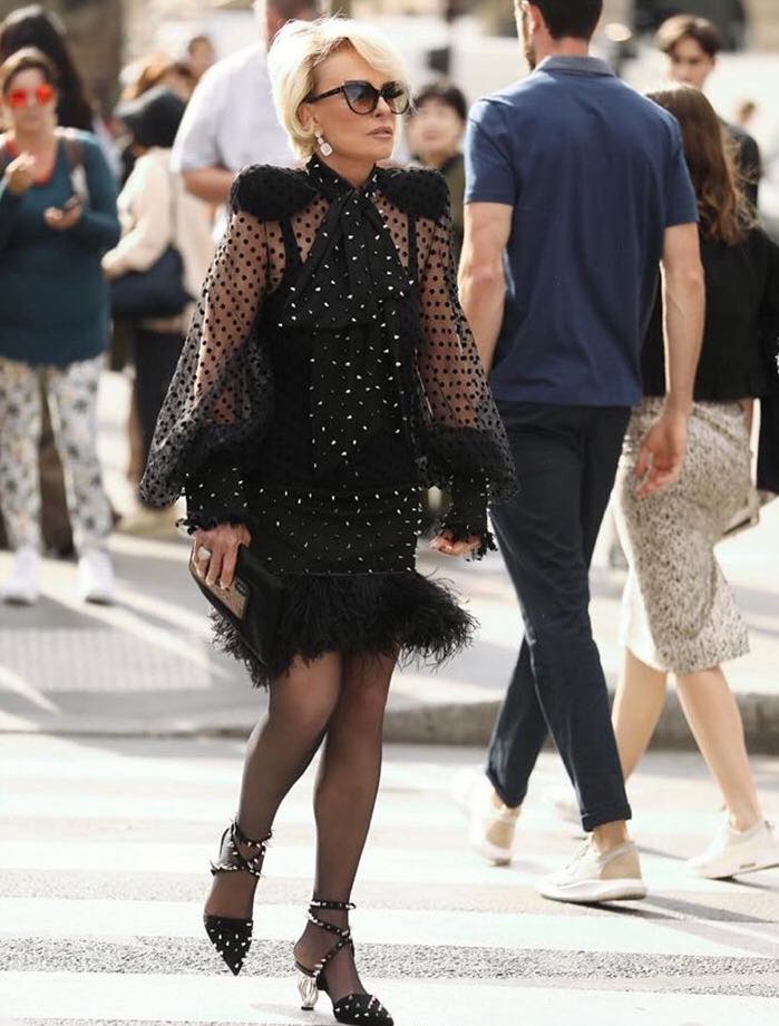 Ana Maria Braga prestigia desfile da Balmain durante a Semana de Moda de Paris