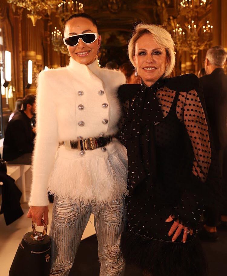 Sabrina Sato e Ana Maria Braga durante a Semana de Moda de Paris