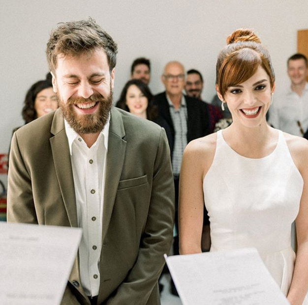 Titi Müller e Tomás Bertoni se casam no civil