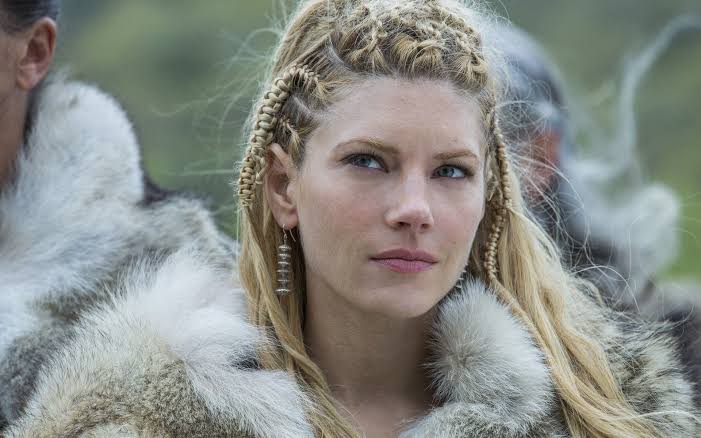 Katheryn Winnick ficou mundialmente fez a sua beleza ficar mundialmente conhecida com Vikings