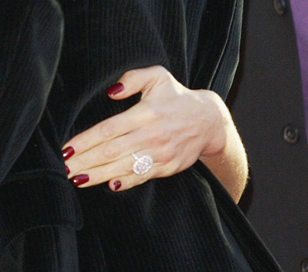 Victoria Beckham e seus 14 anéis de noivado 