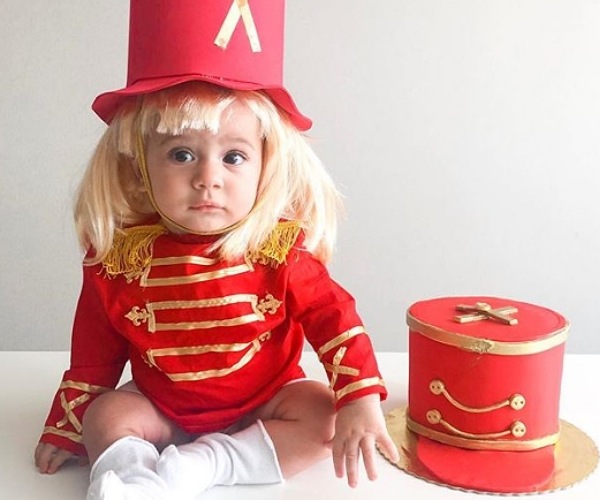 Leo, de 8 meses, encanta seguidores com cosplays na internet