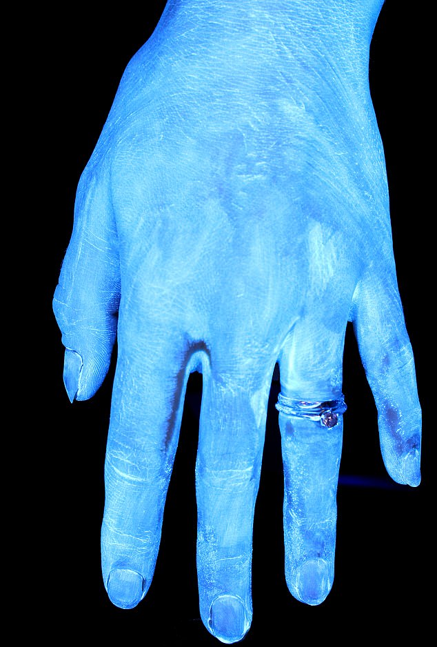 Coronavírus: fotos mostram porque é essencial lavar bem as mãos