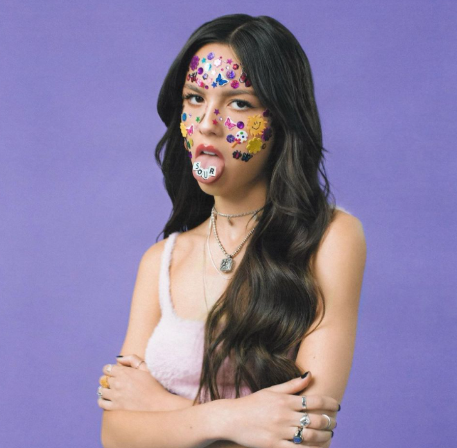 Olivia Rodrigo divulga capa e tracklist de “Sour”, álbum de estreia da artista – Virgula