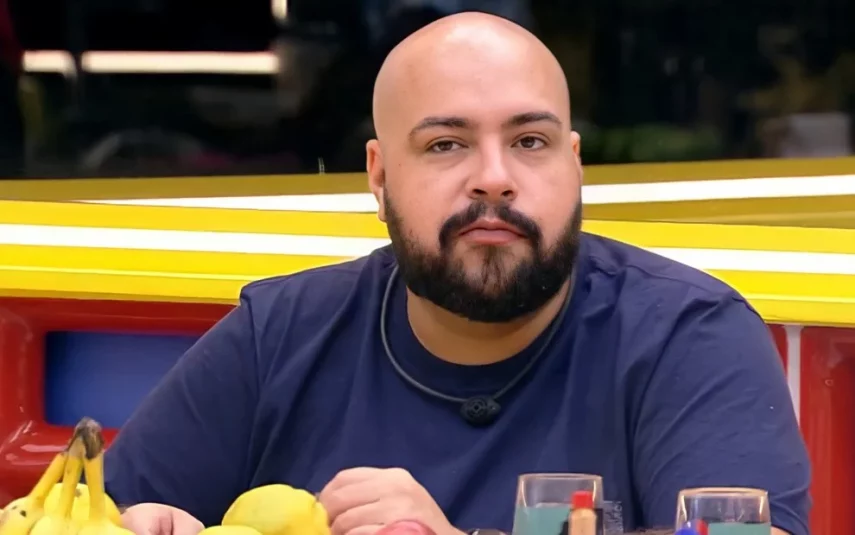 Tiago responde Rodrigo sobre presença de famosos no 